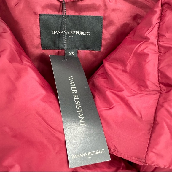 CCO Banana Republic NWT Short Puffer Coat Water Resistant Red Currant Size XS - Picture 9 of 11